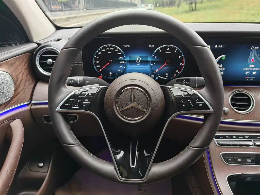 MERCEDES-BENZ E CLASS