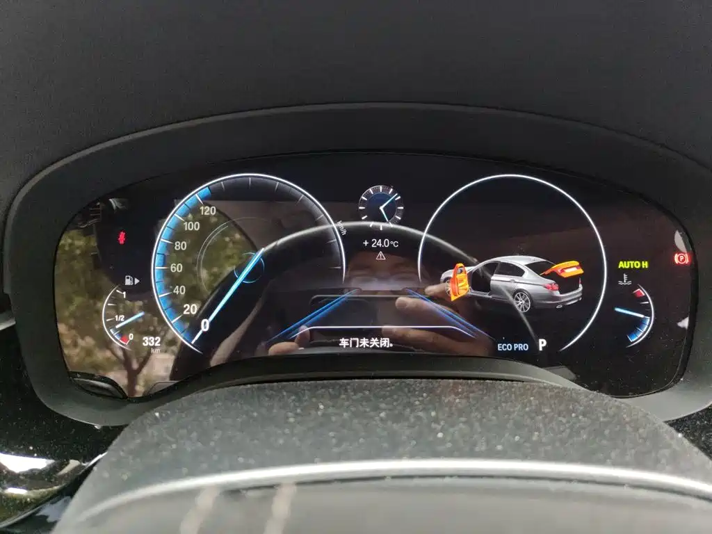 BMW 5 Series — миниатюра 12
