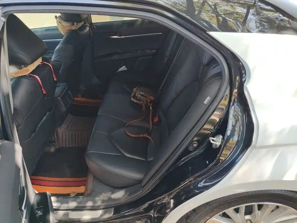 Toyota Camry — миниатюра 13