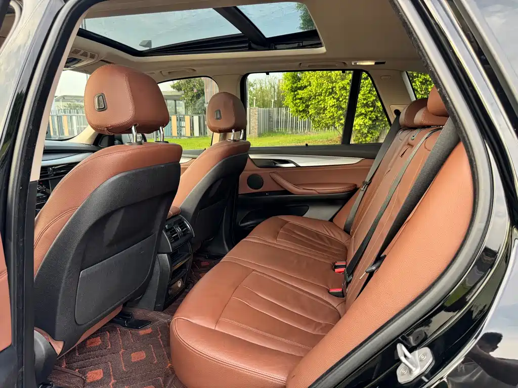 BMW X5 (Import) — миниатюра 13