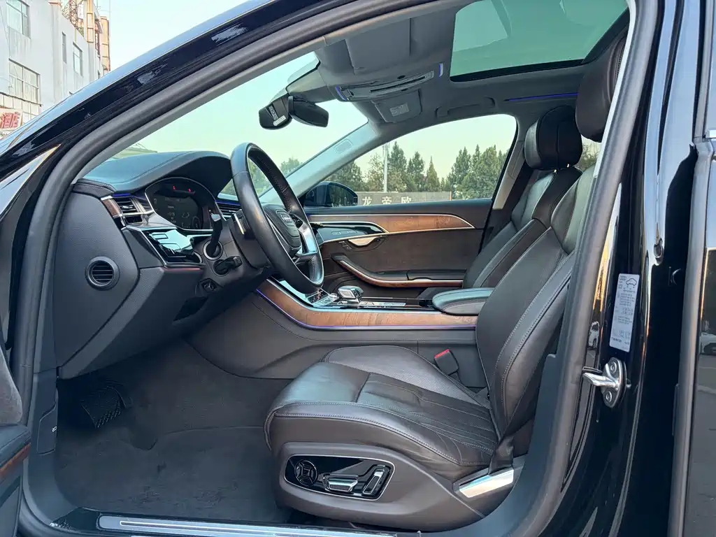 Audi A8 — миниатюра 4