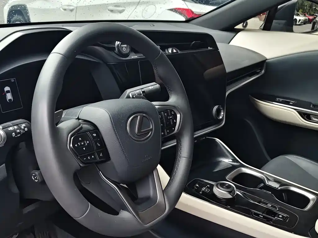 Lexus RZ — миниатюра 17
