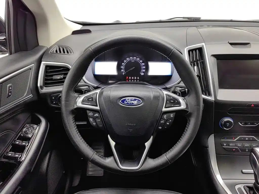 Ford Edge — миниатюра 11