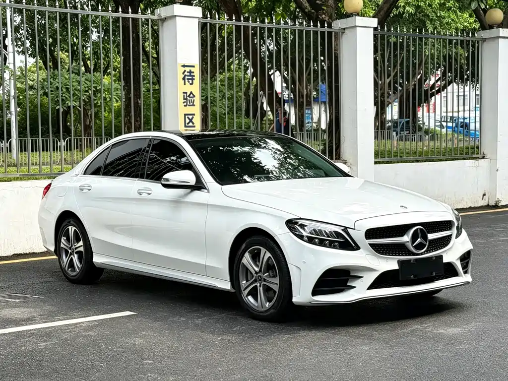 Mercedes-Benz C-Class — миниатюра 3