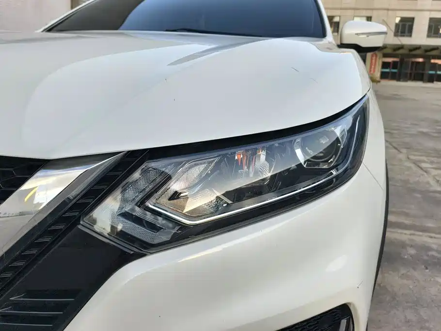 Nissan Qashqai — миниатюра 5