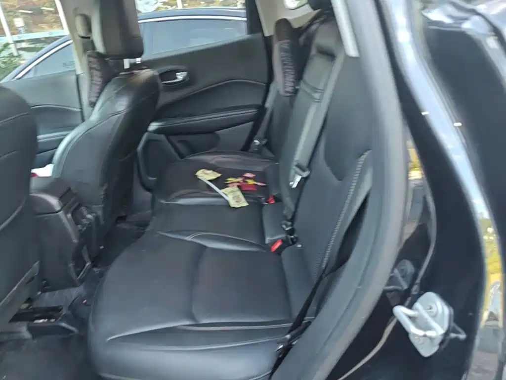 Jeep Compass — миниатюра 17
