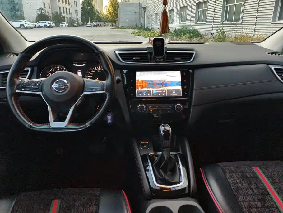 Nissan Qashqai — миниатюра 12