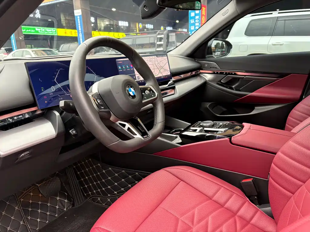 BMW 5 Series — миниатюра 13