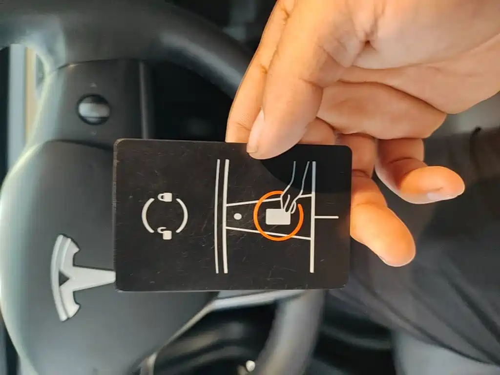 Tesla Model 3 — миниатюра 9