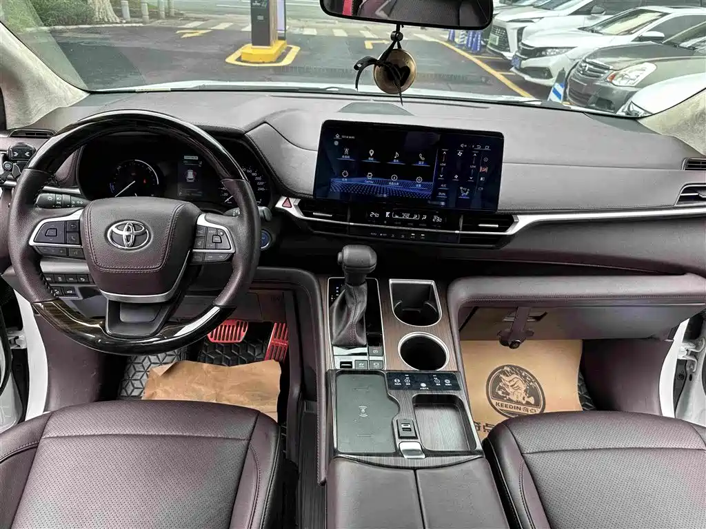 Toyota Sienna — миниатюра 11