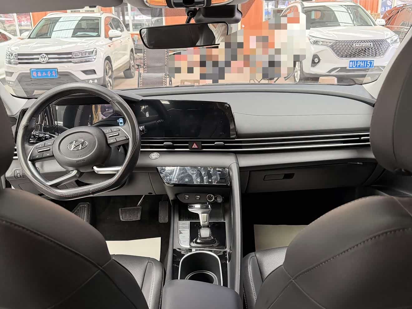 Hyundai Elantra 1.5 л 2023 г. Белый, пробег 41000 км