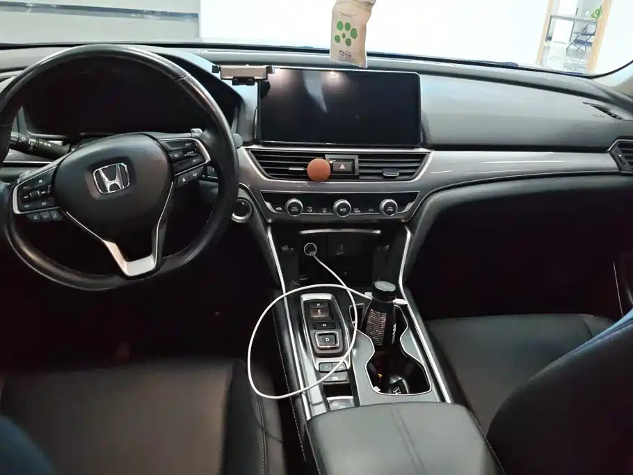 Honda Accord — миниатюра 12