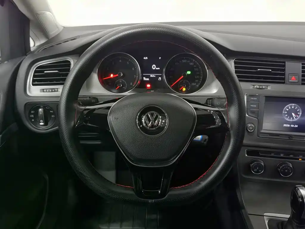 Volkswagen Golf — миниатюра 11