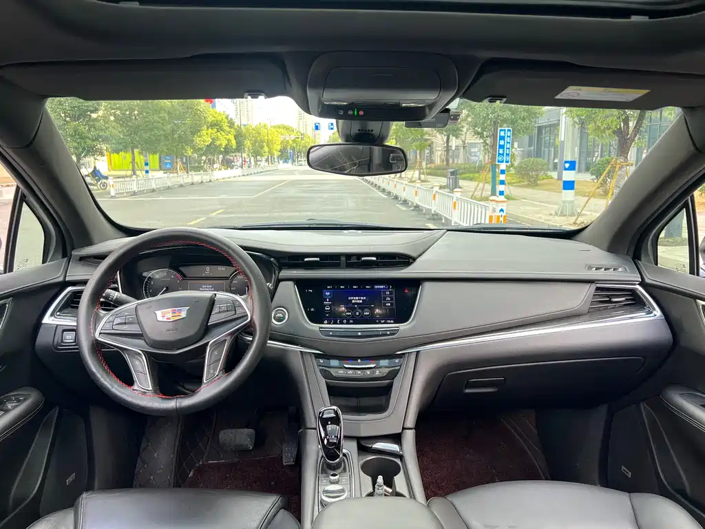 CADILLAC XT5