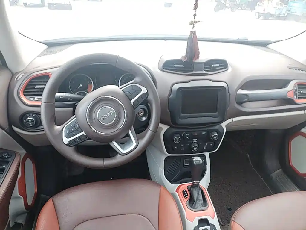 Jeep Renegade — миниатюра 10