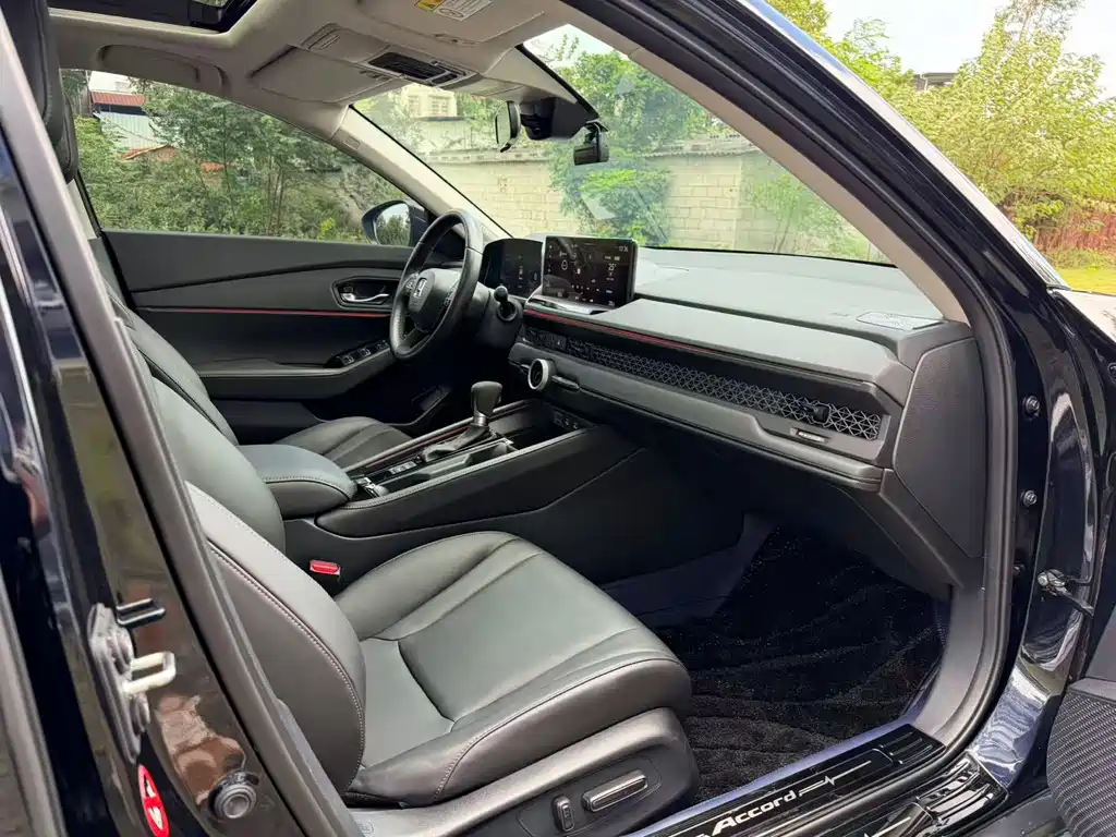 Honda Accord — миниатюра 8
