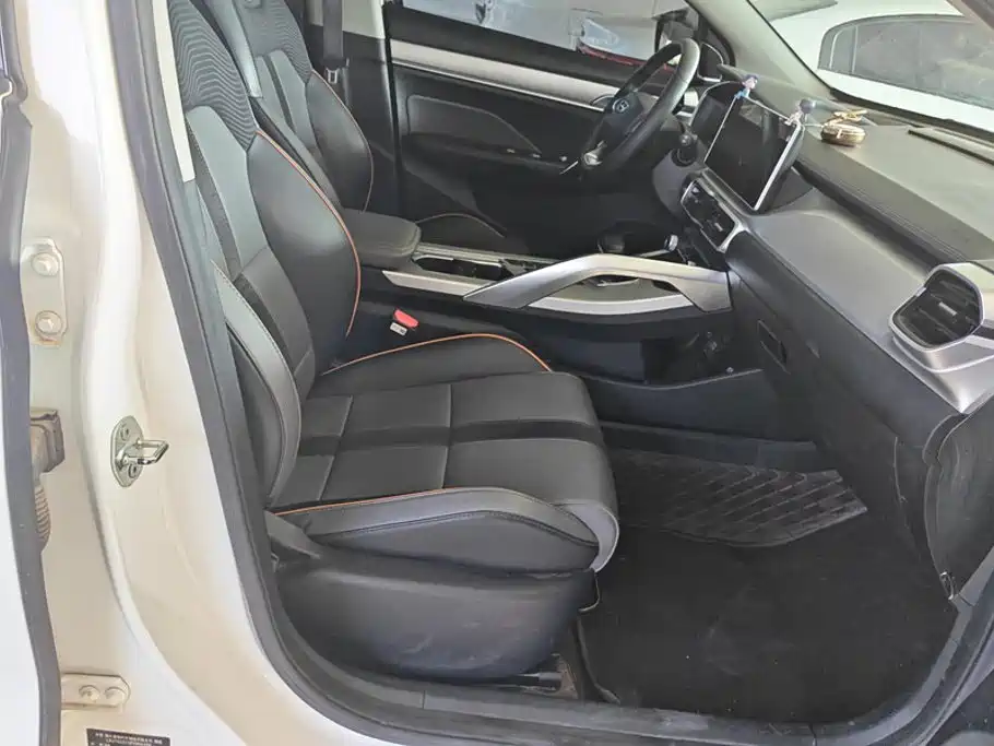 Geely Binyue — миниатюра 8