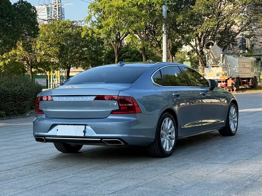 Volvo S90 — миниатюра 7