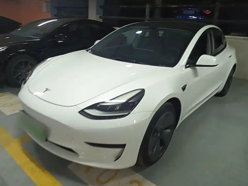 Tesla Model 3 — миниатюра 2