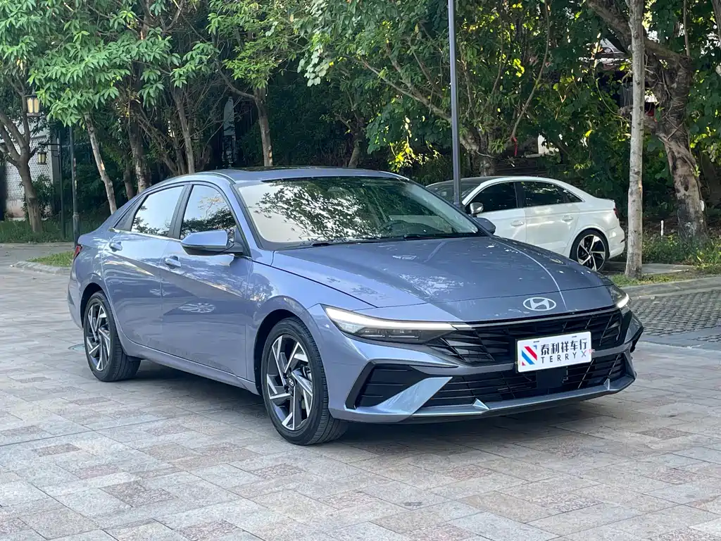 Hyundai Elantra — миниатюра 6