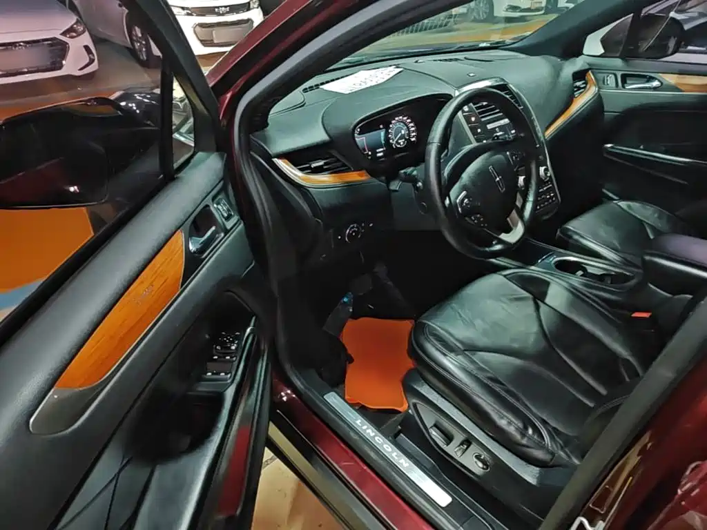 Lincoln MKC — миниатюра 16