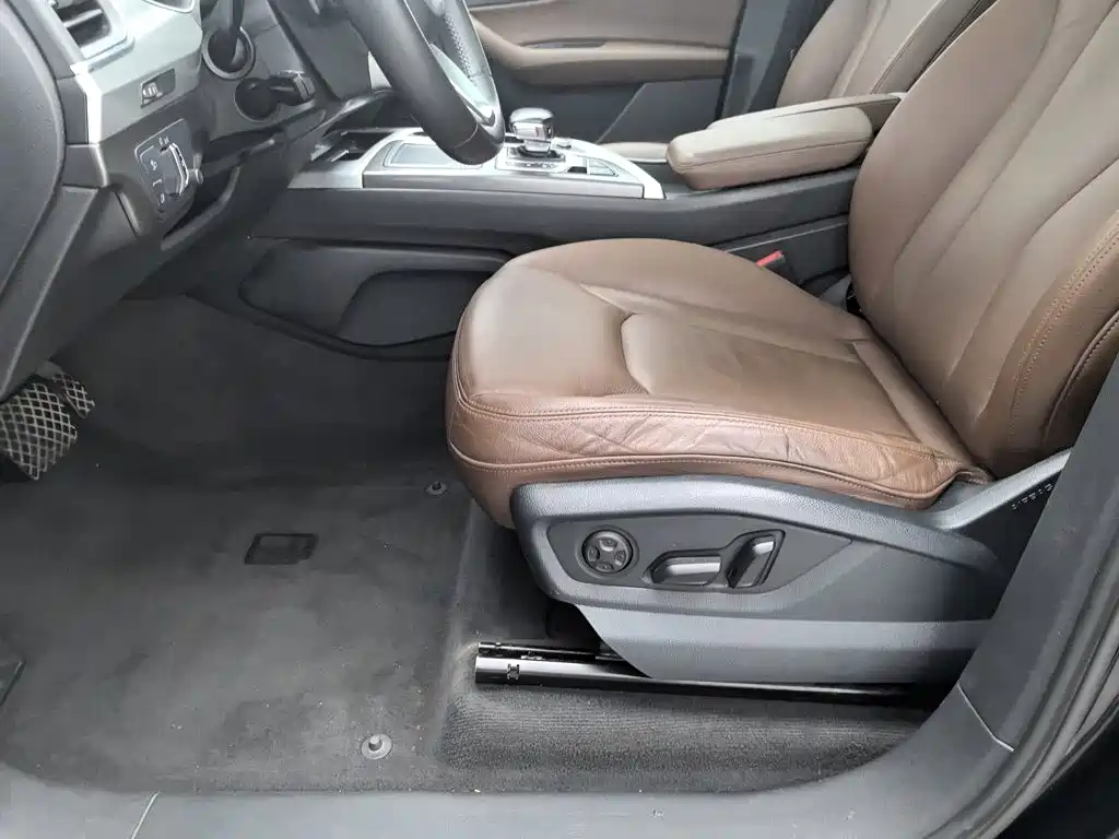 Audi Q7 — миниатюра 20