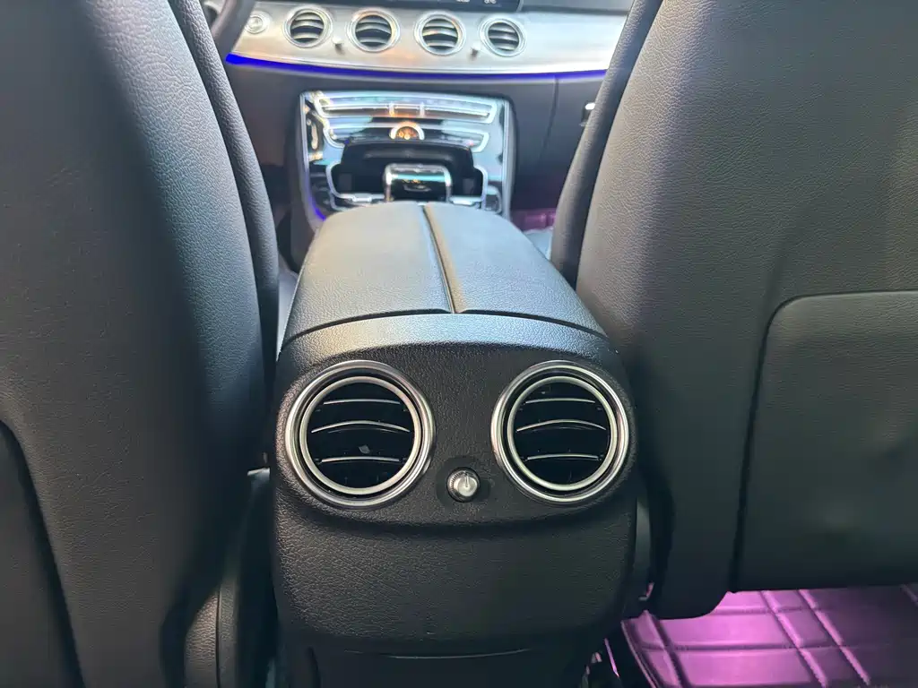 Mercedes-Benz E-Class — миниатюра 12