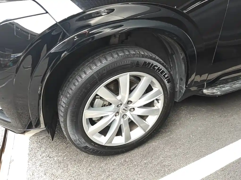 Volvo XC90 — миниатюра 23