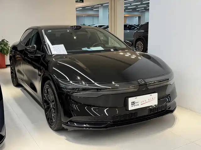 2025 Zeekr 007