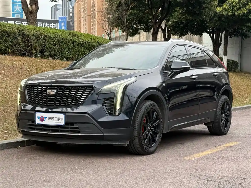 CADILLAC XT4