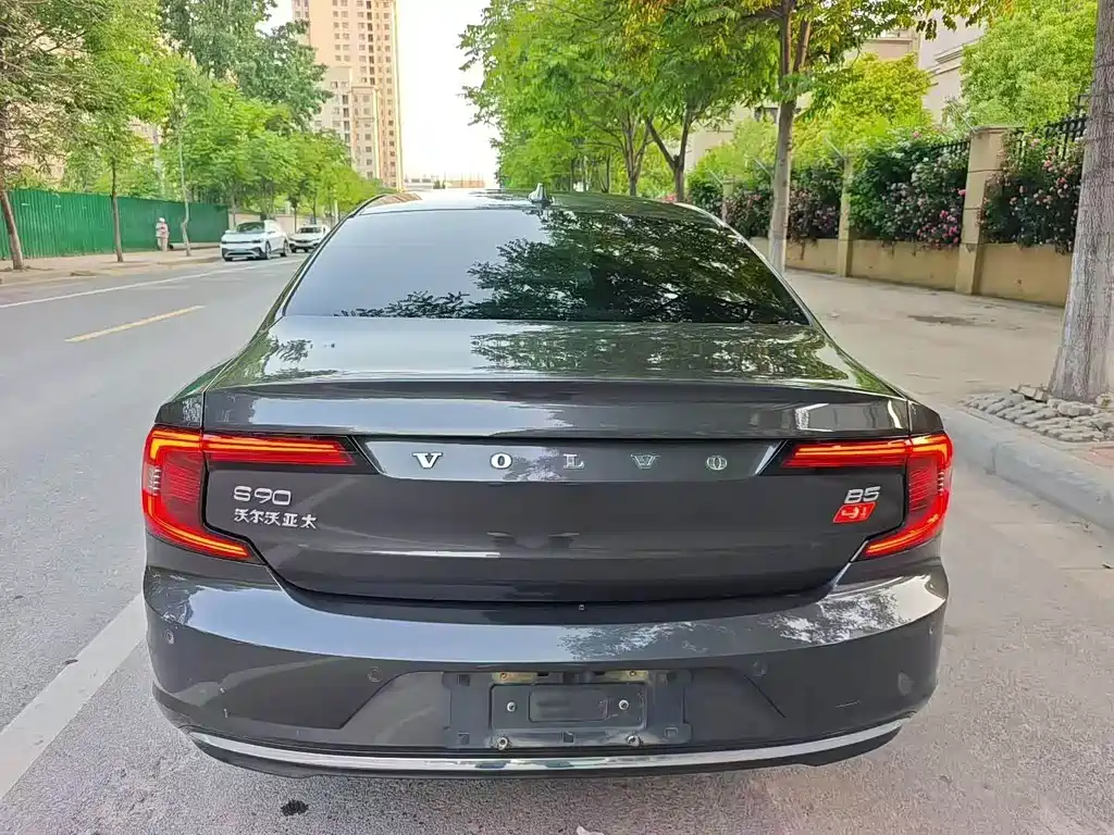 Volvo S90 — миниатюра 8