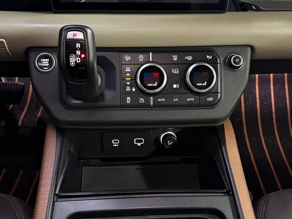 Land Rover Defender — миниатюра 29