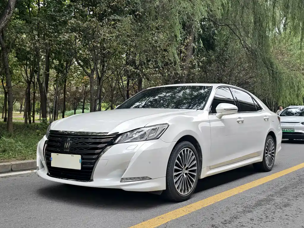 Toyota Crown 2019