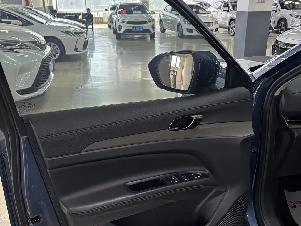 Ford Equator Sport — миниатюра 8