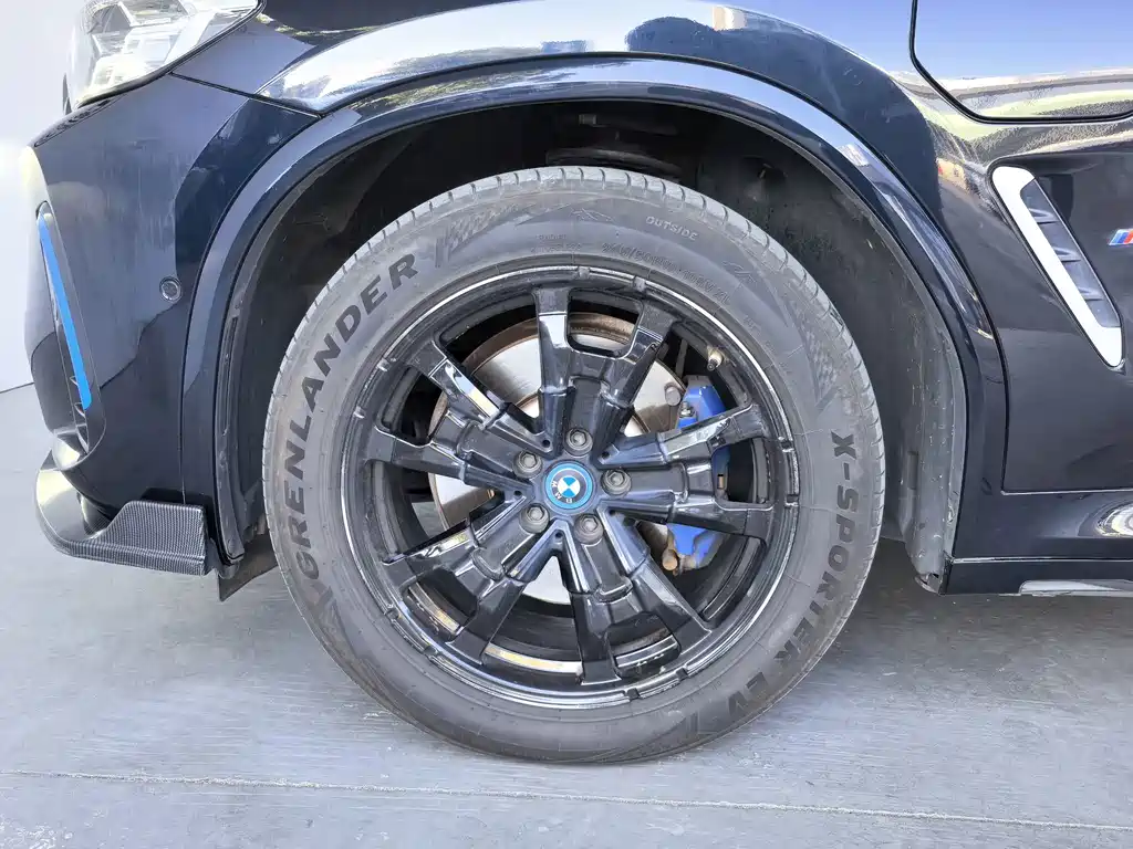 BMW iX3 — миниатюра 6