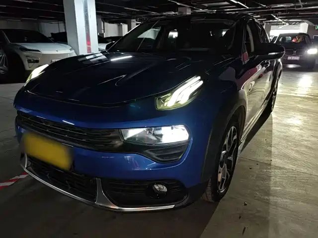 2020 Lynk & Co 02
