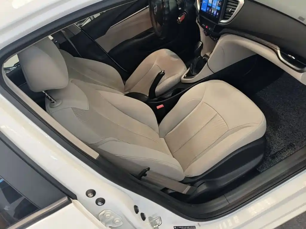 Buick Excelle — миниатюра 25