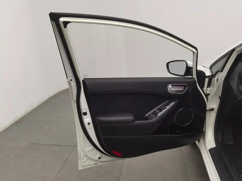 Kia K3 — миниатюра 8