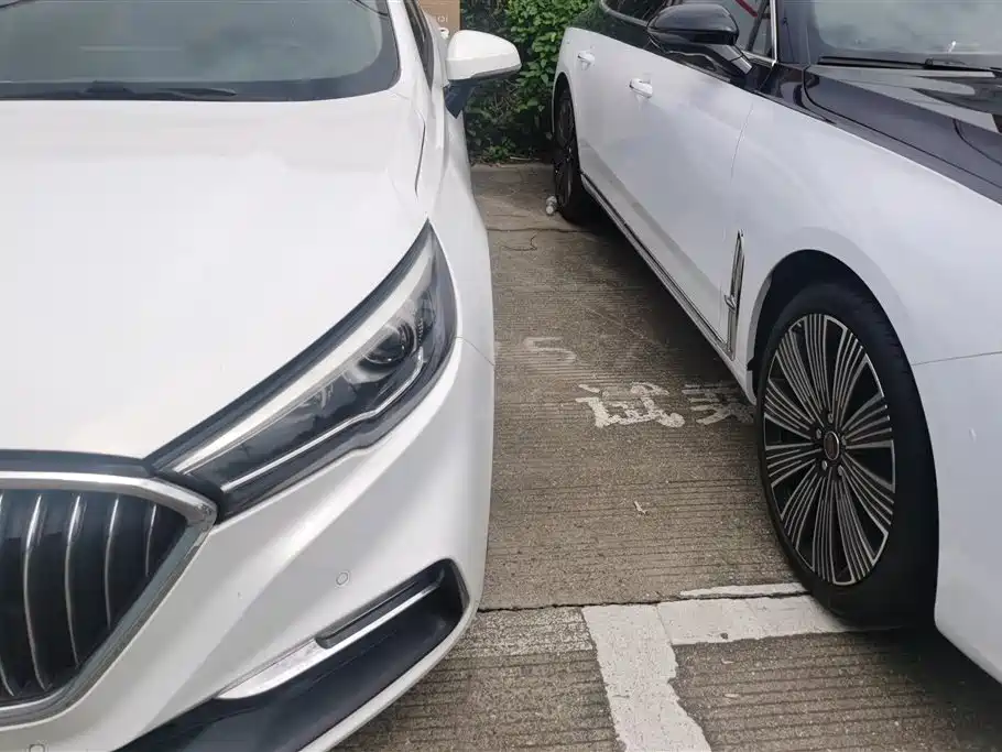 Hongqi H5 2020 1.8T AT