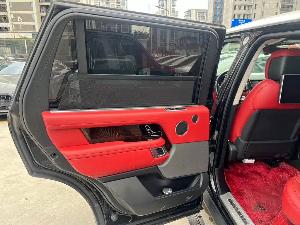 Land Rover Range Rover — миниатюра 18