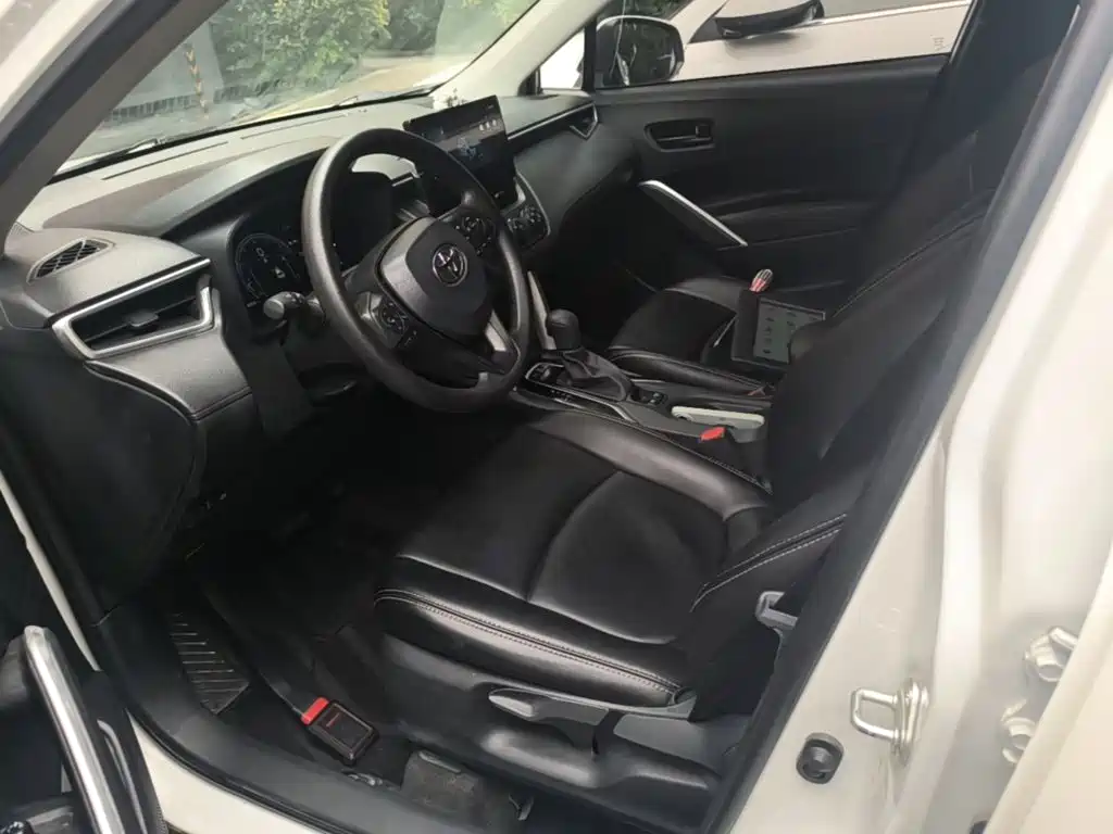 Toyota Corolla Cross — миниатюра 11