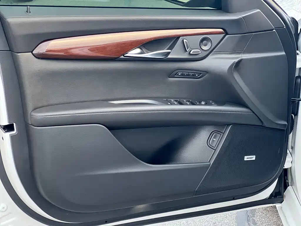 Cadillac CT6 — миниатюра 8