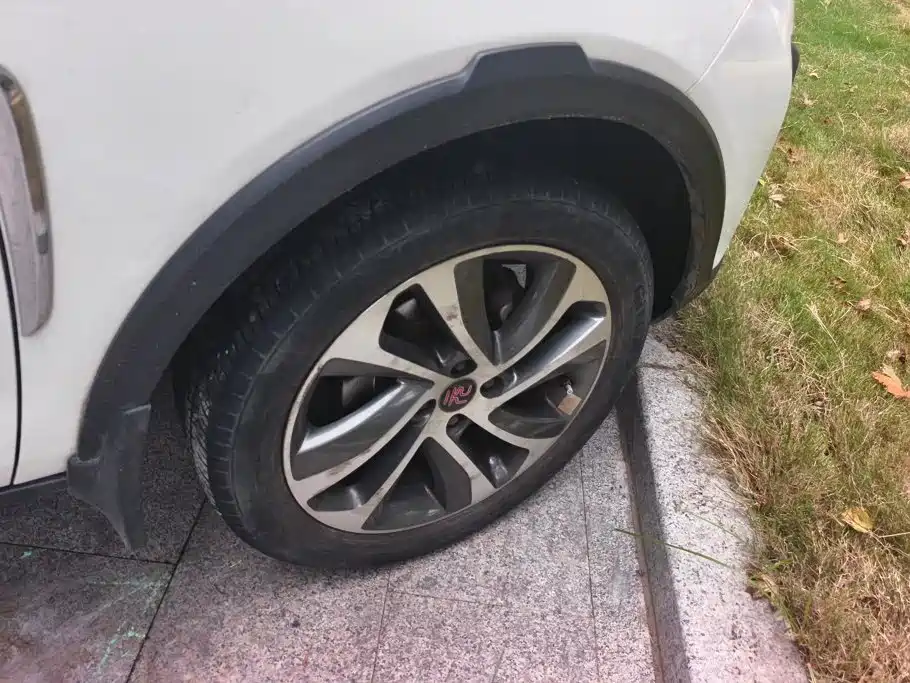 BYD Yuan — миниатюра 6