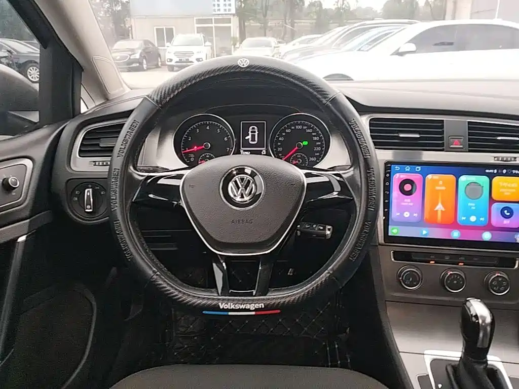 Volkswagen Golf — миниатюра 11