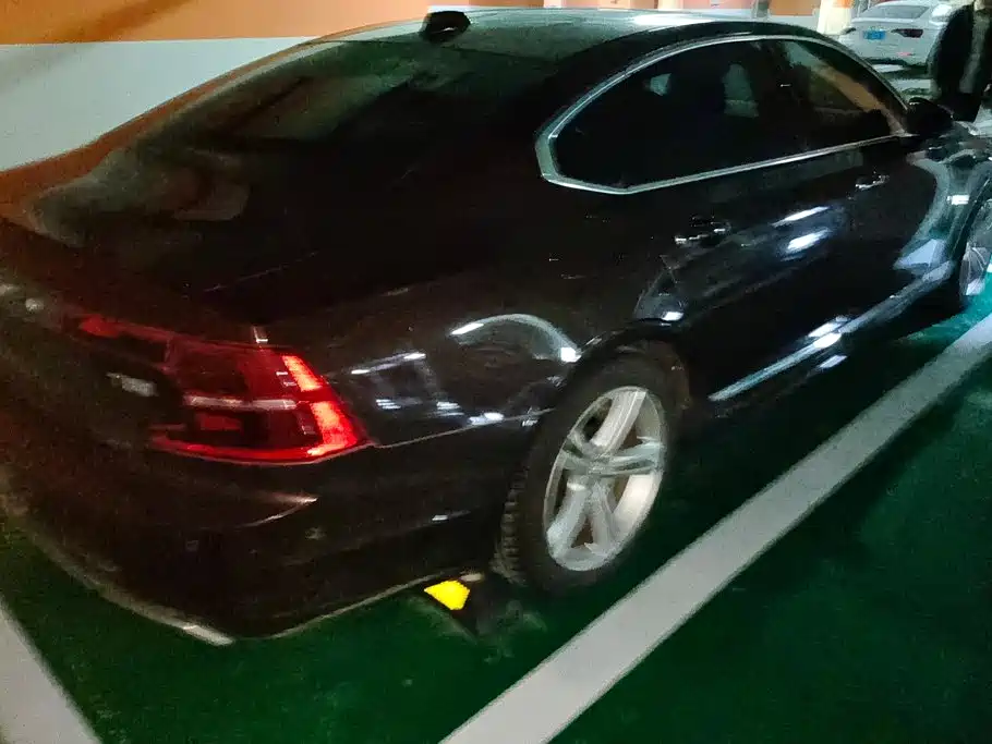 Volvo S90 — миниатюра 3