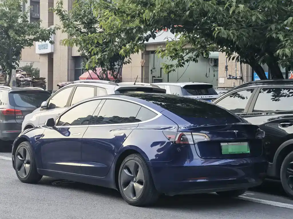 Tesla Model 3 — миниатюра 4