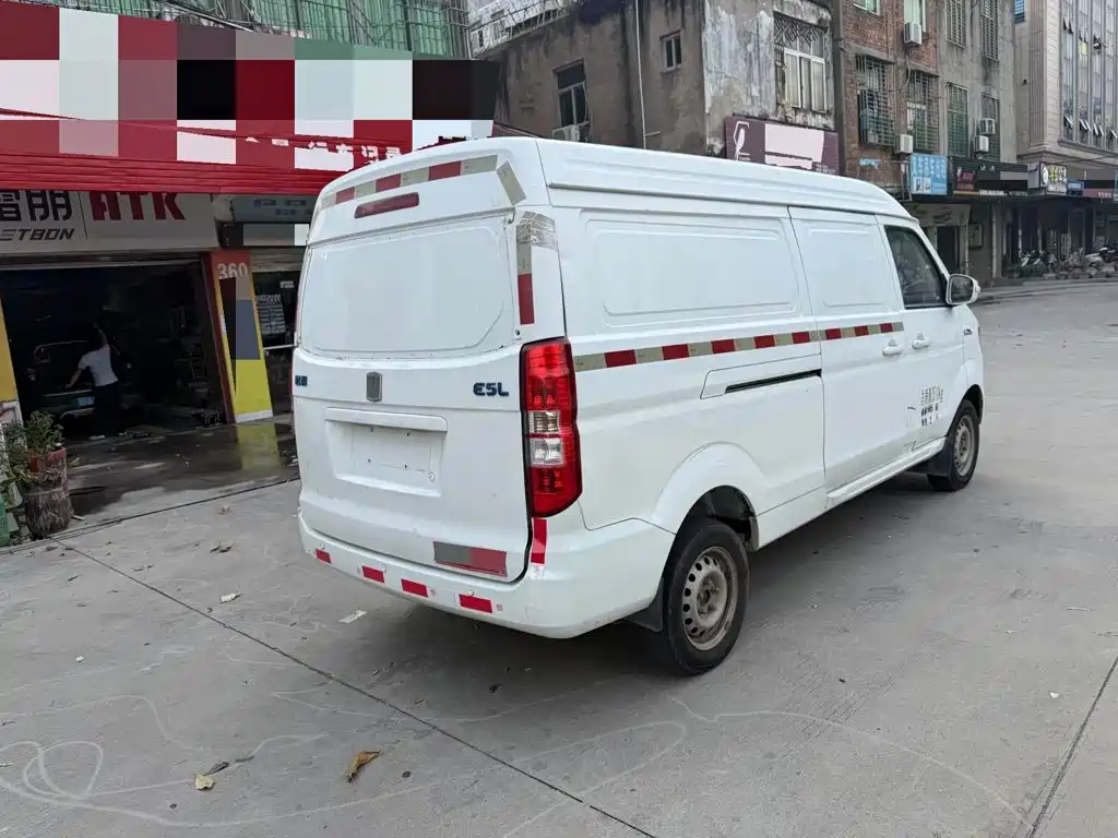 Yuan Cheng Yuan Cheng E5 — миниатюра 4