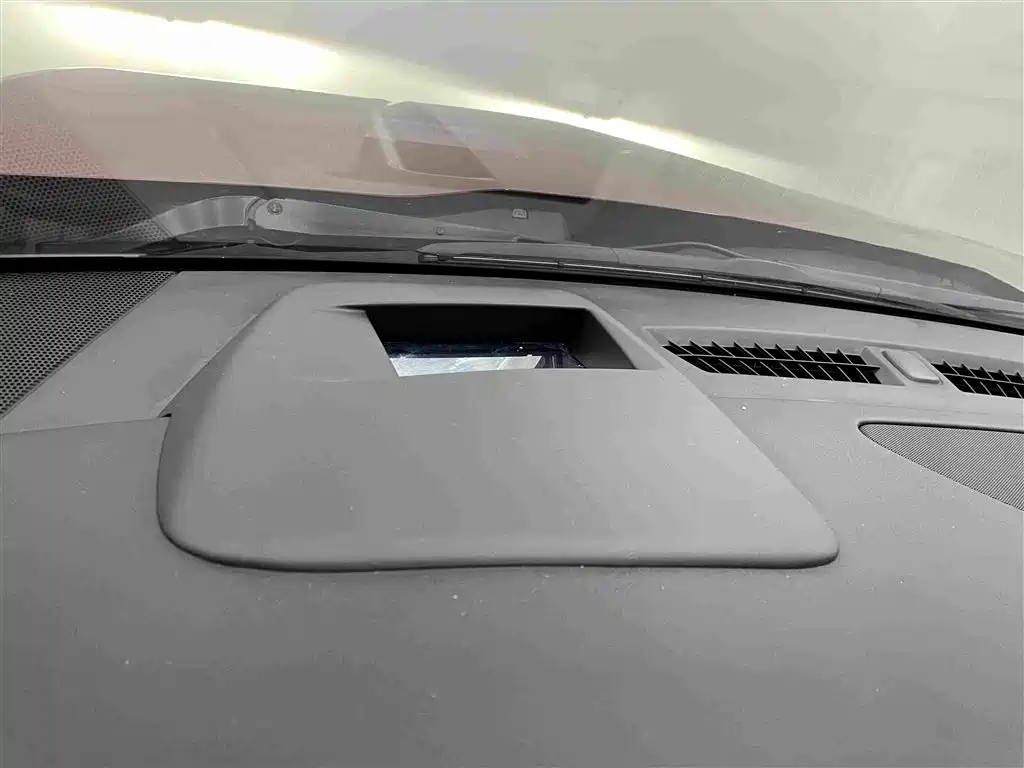 Cadillac XT4 — миниатюра 11