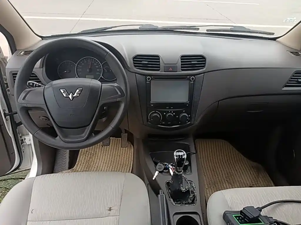 Wuling Hongguang — миниатюра 10