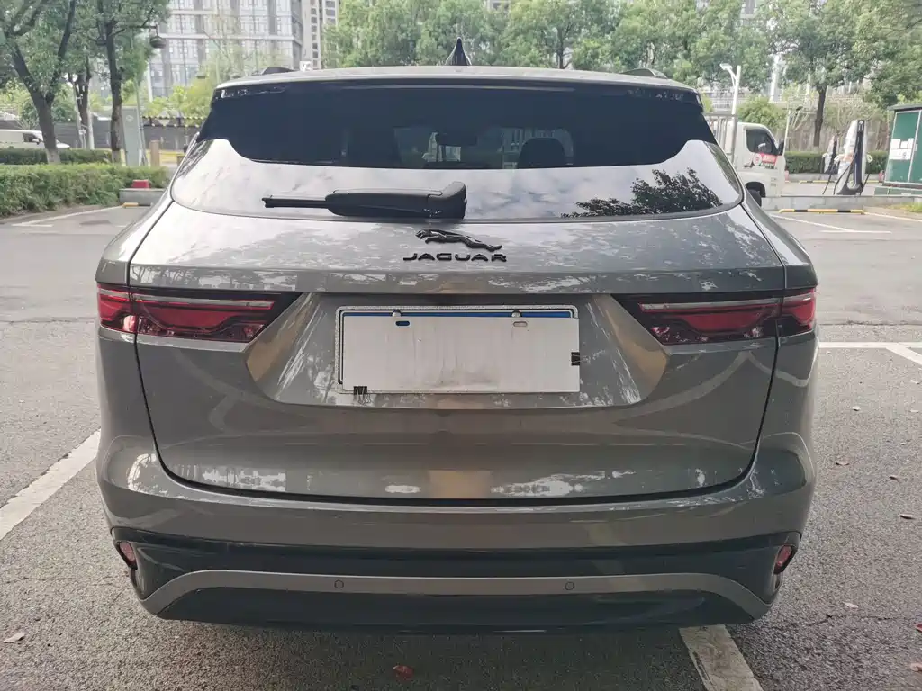 Jaguar F-PACE — миниатюра 5